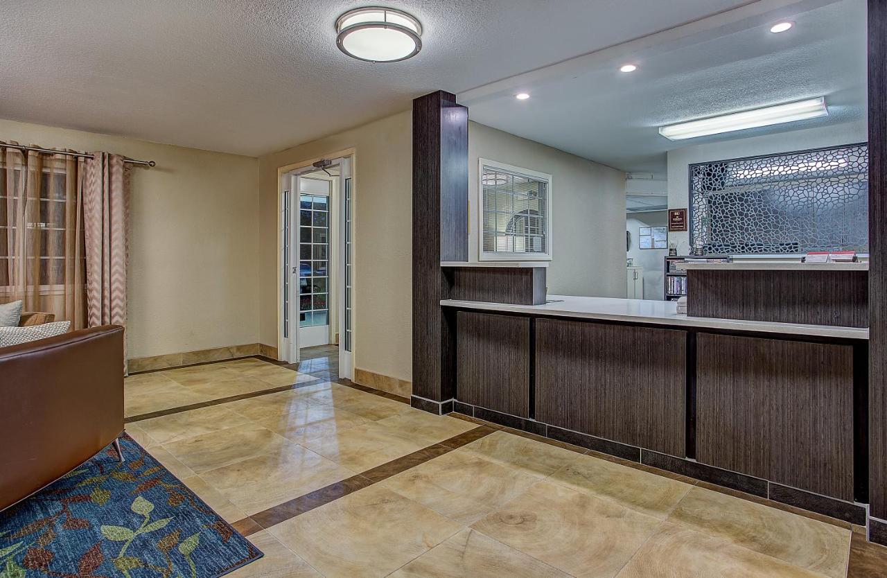 Candlewood Suites Louisville Airport By Ihg Eksteriør billede